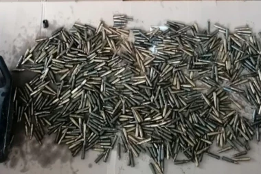 ZA 2 DANA U SRBIJI PREDATO VIŠE ORUŽJA NEGO ZA 3 POSLEDNJE KAMPANJE ZAJEDNO! Neverovatno šta su sve Srbi držali u svojim domovima!