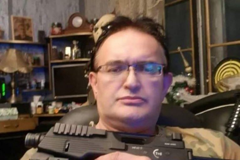 Goran Tojaga sa oružjem 