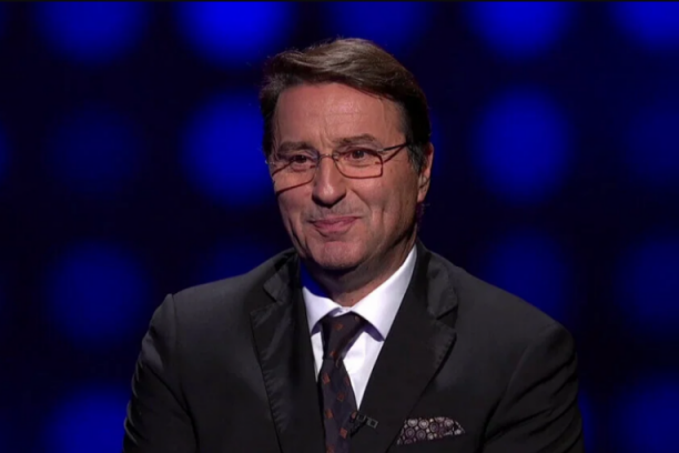 OVO JE PROŠLOST JOVANA MEMEDOVIĆA: Isplivala vruća fotka iz mladosti atraktivnog voditelja, žene gledaju u JEDAN DETALJ!