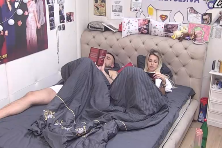 Aleksandra Nikolić i Filip Car čitaju knjige