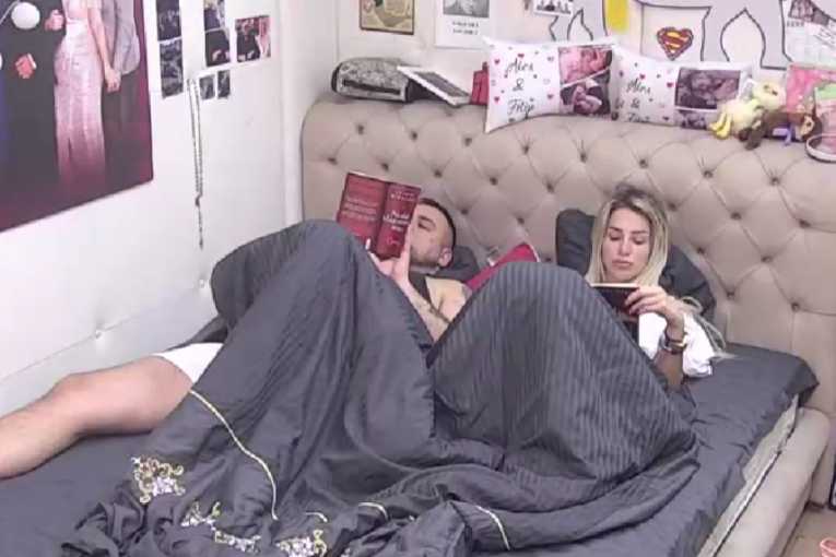 Aleksandra Nikolić i Filip Car čitaju knjige