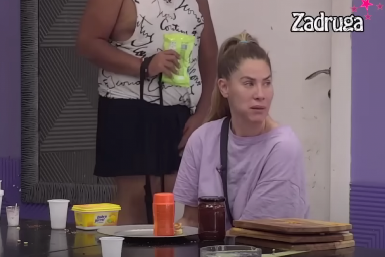 Ana Ćurčić zgrožena Majinim kupaćim kostimom