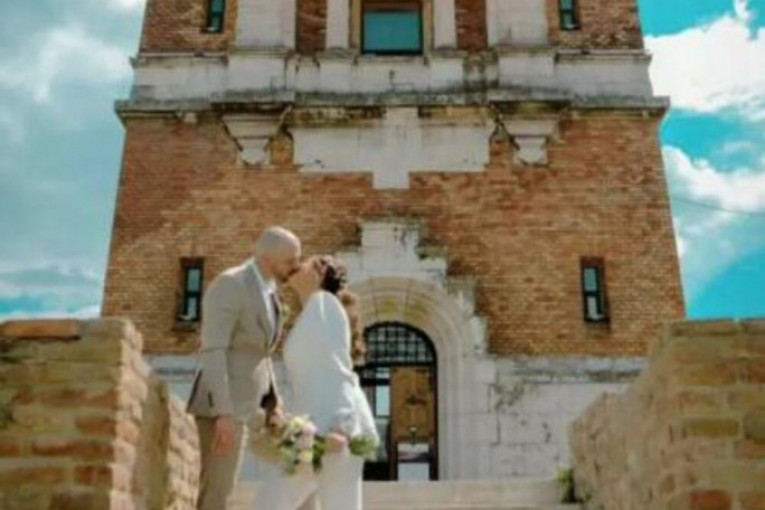 Zvezda Granda Nensi Stojanović se udala na dan žalosti