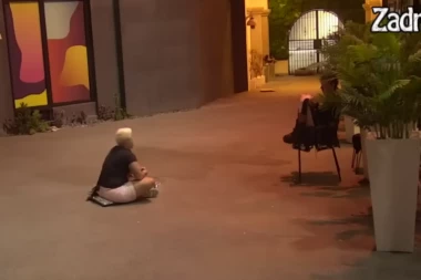 NEVIĐENA DRAMA U RIJALITIJU! Zadrugarka pala na pod, preklinje i kuka - sada je stvarno kraj! (VIDEO)