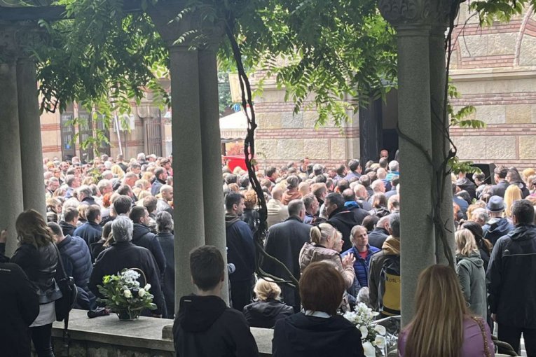 Sahrana Ane Božović