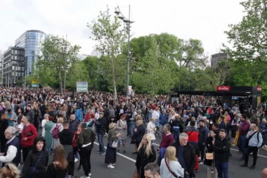 NE ZNA SE KO PIJE KO PLAĆA! Traže smenu Branka Ružića, a on već dao ostavku!