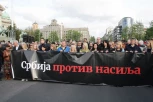 Evo dokaza da je protest dela opozicije u Beogradu ISKLJUČIVO POLITIČKI! Pogledajte šta su uradili i ko nosi transparent! (FOTO)