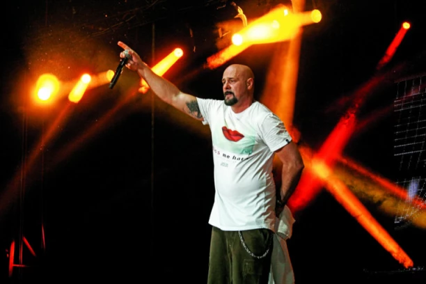 TUŽNIH ŠEST GODINA BEZ GRUA! Reči udovice legendarnog repera i dalje odzvanjaju!