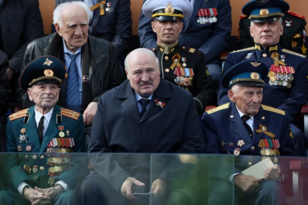 PREDSEDNIK PRIPREMA SVOG SINA DA GA NASLEDI NA TRONU! Ovo niko u zemlji nije očekivao