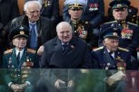 LUKAŠENKO ISPALIO PUTINA ZA RUČAK: Svi su gledali u desnu ruku beloruskog predsednika, ni glas mu više nije isti