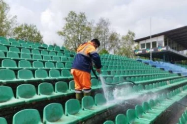 UMIVANJE STADIONA UOČI ODLUČUJUĆEG DERBIJA: Za vikend će u prestonici Zvezda i Partizan biti u drugom planu! (FOTO GALERIJA)