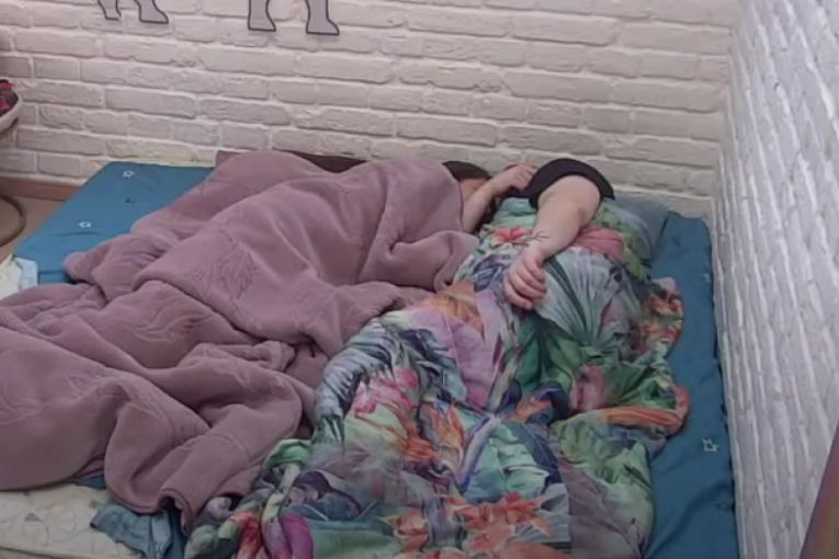 Anđela poljubila Zvezdana