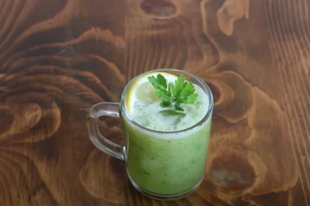 TRODNEVNA DETOKSIKACIJA KOJA UKLANJA OTROVE IZ TELA: Ovim napitkom čisti se i masna jetra uz pomoć četiri sastojka