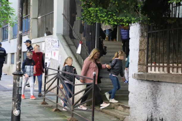 BEZ ZAKAZIVANJA, UPUTA I KNJIŽICE:  Psihosocijalna pomoć za decu, roditelje i nastavnike trajaće godinu dana