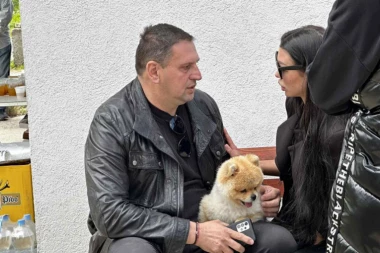 TAKI DOČEKAO ĆERKU IZ ZADRUGE: Odmah seo pored Maje, pa joj održao predavanje!