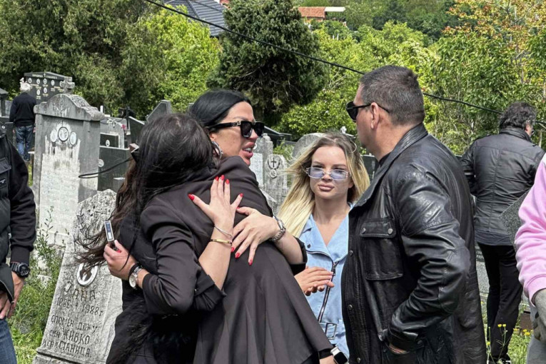 Tijana ispraća Maju u Zadrugu