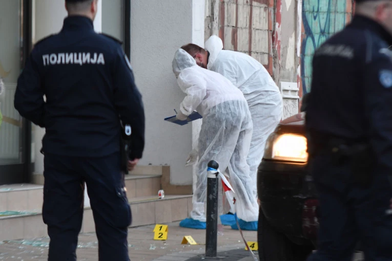 TRAGEDIJA U PRIBOJU: Devojka skočila sa solitera i stradala