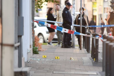 IDENTIFIKOVANI! MLADI BRAČNI PAR SKOČIO SA SOLITERA U NOVOM SADU! Uhvatili se za ruke i zajedno otišli u smrt!