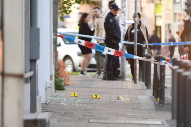 IDENTIFIKOVANI! MLADI BRAČNI PAR SKOČIO SA SOLITERA U NOVOM SADU! Uhvatili se za ruke i zajedno otišli u smrt!