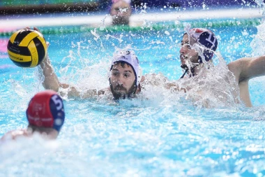 ZVEZDA POTOPLJENA NA NOVOM BEOGRADU: Branilac titule poveo u finalu Superlige Srbije!