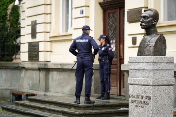 OPERACIJA "SPAVAČ" DA SE IZAZOVE HAOS: Pokrenut hibridni rat čiji je cilj UNOŠENJE PANIKE