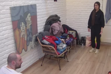 IZDRESIRAO JE KAO KUČE PRED MAJOM! Anđela doživela najveće PONIŽENJE od Zvezdana, pa mu se ZAVUKLA u krevet! (VIDEO)