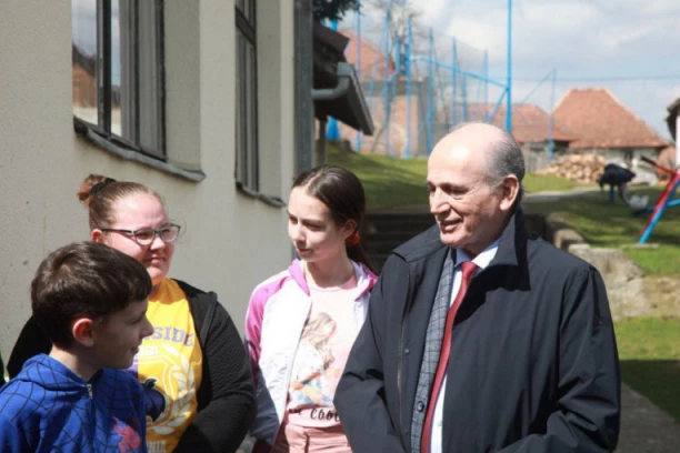 JOŠ 109 KUĆA SA OKUĆNICOM ZA MLADE U SELIMA SRBIJE: Svaki treći vlasnik seli se iz grada u selo