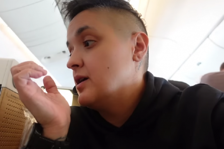 Marija snima Vericu dok plače