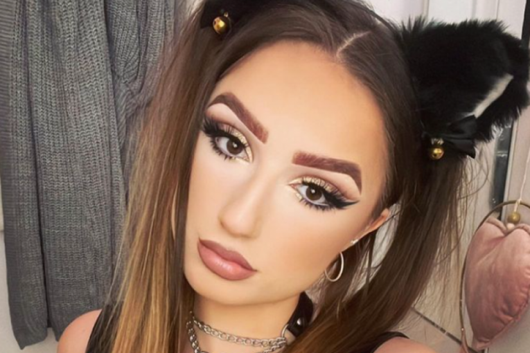 April se maskirala u mačku