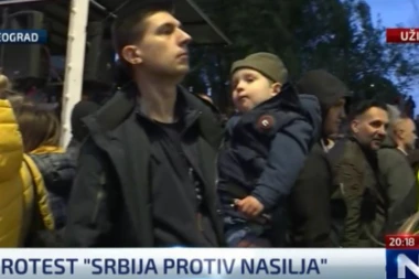 NA PROTESTU PROTIV NASILJA VOĐA ORGANIZACIJE KOJA JE ZABRANJENA ZBOG NASILJA! (FOTO)