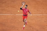 TEŽE NEGO ŠTO SE OČEKIVALO: Novak se mučio, ali na kraju pobedio Argentinca!