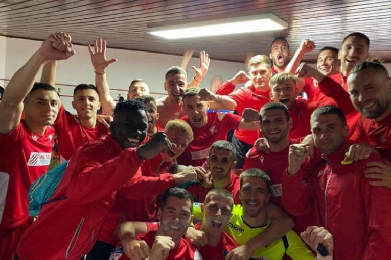 NAKON CRVENOG KARTONA, PUKLA PETARDA: Sremskomitrovčani deklasirali imenjaka iz prestonice - "majstorima" nije prijala ravnica! (FOTO, VIDEO)