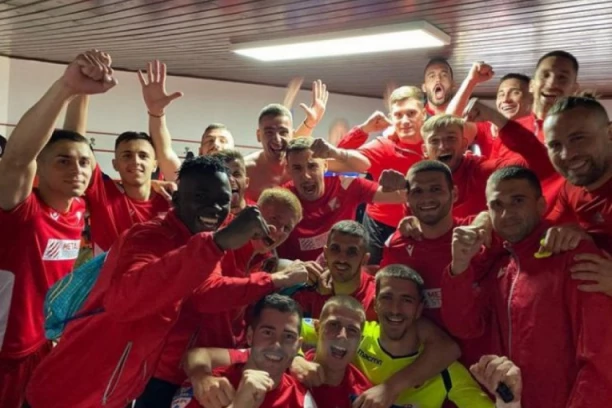 NAKON CRVENOG KARTONA, PUKLA PETARDA: Sremskomitrovčani deklasirali imenjaka iz prestonice - "majstorima" nije prijala ravnica! (FOTO, VIDEO)