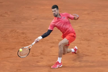 CELA SRBIJA ČEKA OVO! Poznato kada Đoković igra protiv velikog prijatelja! Navijači OGORČENI na organizatore!