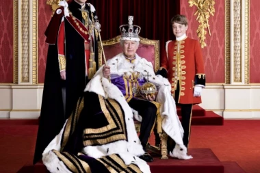 PRVI POGLED: Novčanice sa likom britanskog kralja Čarlsa III oduševile javnost!