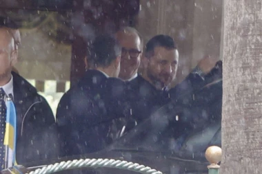 ZELENSKI STIGAO U RIM: Prvo će razgovarati sa Meloni, pa sa papom Franjom (FOTO)