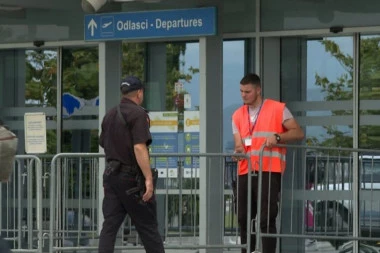 DRAMA U PODGORICI! Pokušao da zapali automobil ispred aerodroma!
