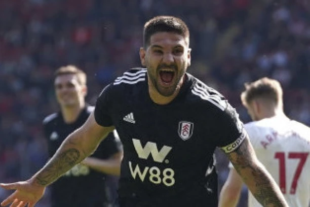 TAJKUN UPROPASTIO SAUTEMPTON: Mitrović UGAZIO Šolakovu igračku i izbacio je iz lige! (VIDEO)