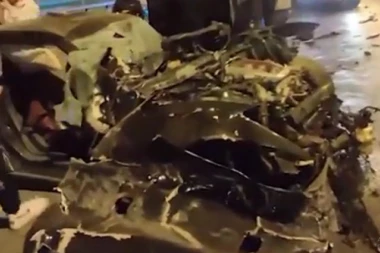 JEZIVA TRAGEDIJA! Fudbaler POGINUO vozeći 200 na sat! Auto se ZAKUCAO u ogradu, SMRSKAN u deliće! (VIDEO)