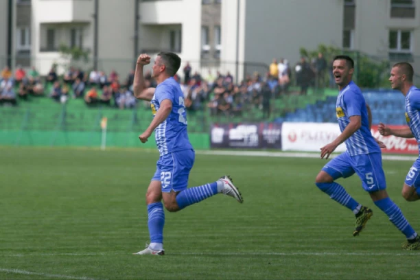 FUDBALSKI GLOBTROTER NE NAMERAVA DA SE ZAUSTAVI! Kaluđerović ODUŠEVLJEN pobedom i atmosferom u derbiju! O Zvezdi, inostranstvu, uspesima...