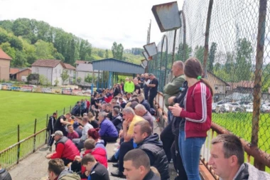 KRAJ JE TEK KADA GA "ODSVIRA" NEMANJA MATIĆ: Igrač više i dva penala nisu bila dovoljna gostima da stignu do trijumfa! (FOTO GALERIJA)