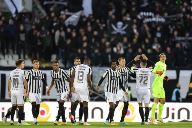 ŽIVI SAN O LIGI ŠAMPIONA: Partizan srušio Radnički u Humskoj! (VIDEO)