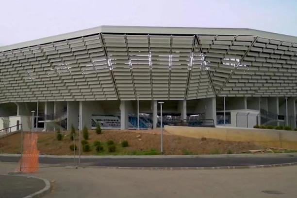 KAO SVEMIRSKI BROD! Loznica dobija PRELEP stadion, radovi u ZAVRŠNOJ fazi! (VIDEO)