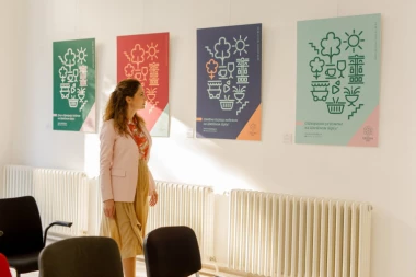 "DODATNA VREDNOST" u Malog galeriji ULUPUDS: Samostalna izložba Dragice Nikodinović