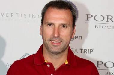 Da nije tužno bilo bi smešno! Novinar batinaš koji je pretukao suprugu preko noći postao borac protiv nasilja!