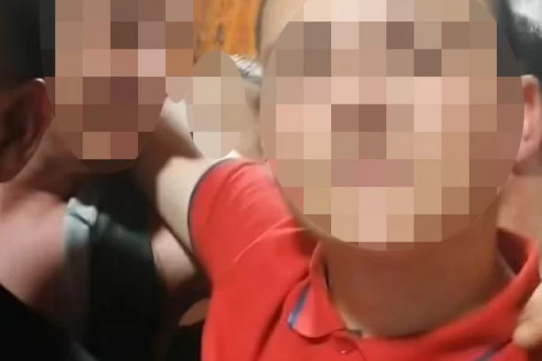 POSLEDNJI SNIMAK MLADIĆA NASTRADALOG KOD VRŠCA: Veseli se sa prijateljima uz muziku, ništa ne sluti da će zajedno u smrt (FOTO)