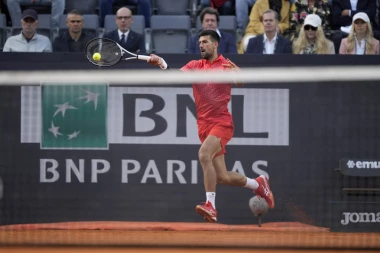 DŽELAT POSLE PROVOKATORA: Đoković saznao ime rivala u ČETVRTFINALU nakon tročasovnog TRILERA u Rimu!