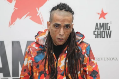 SUPRUGA ALENA SAKIĆA GODINAMA ĆUTALA O OVOME: U javnosti se retko pojavljuje, a ISTINA o njihovom BRAKU je ŠOKANTNA!