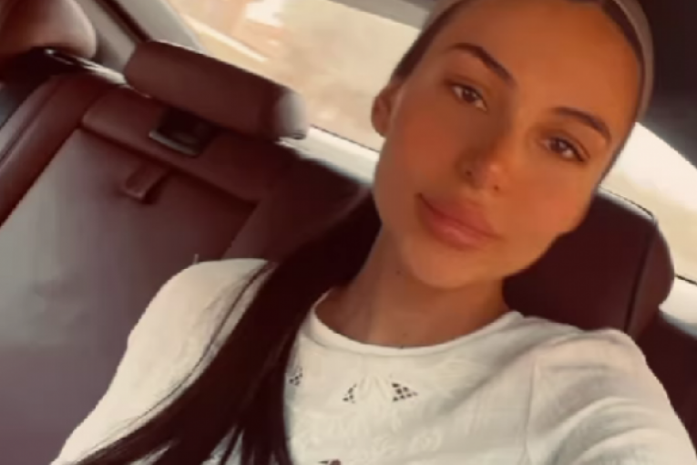 Anastasija Ražnatović pokazala trudnički stomak