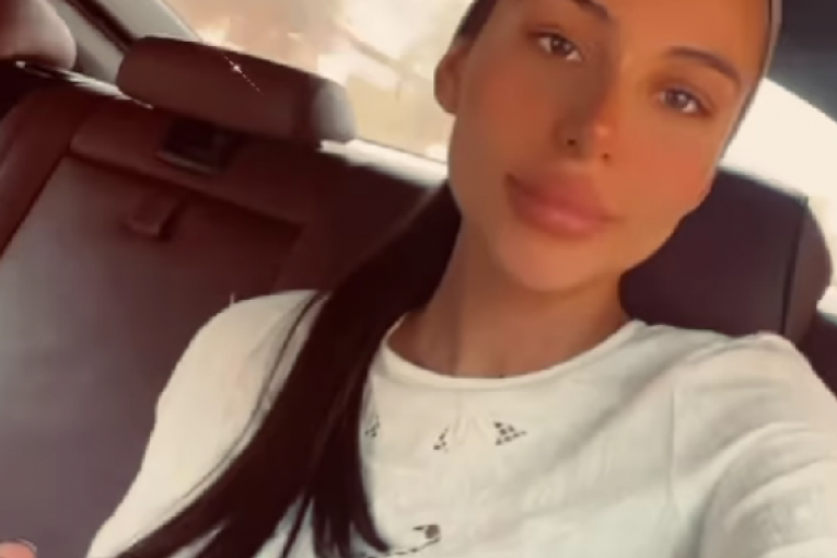 Anastasija Ražnatović pokazala trudnički stomak